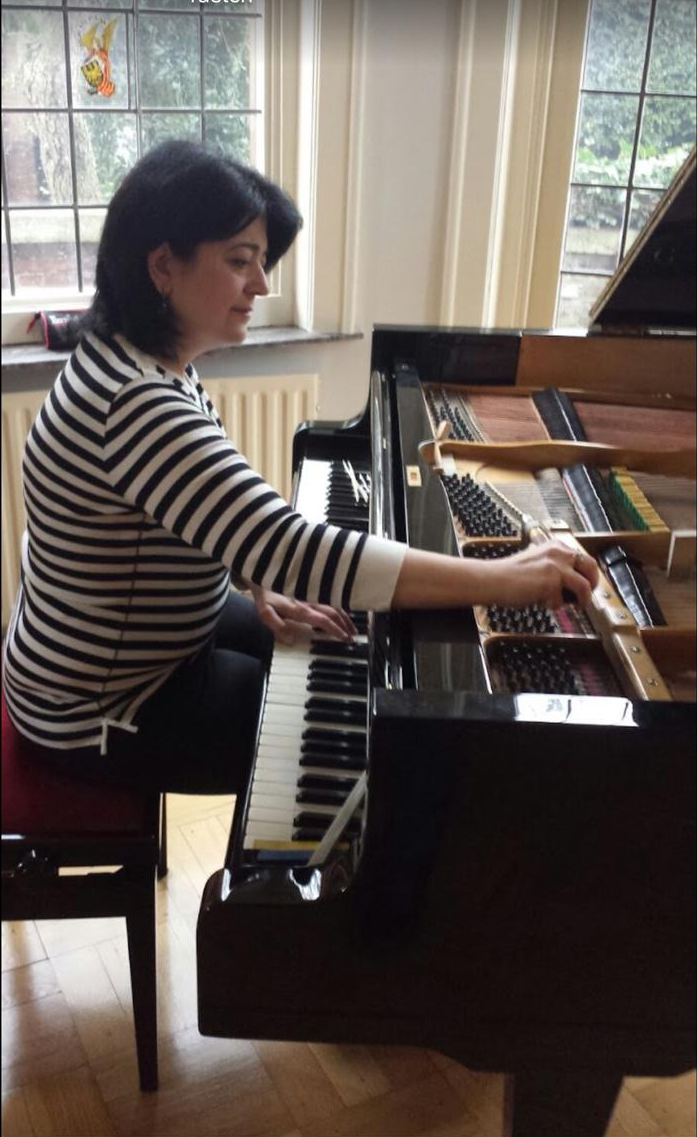 lucia-piano